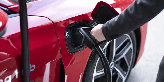 Fehlende Ladeinfrastruktur bremst den Trend zu Elektroautos. (Archivbild) Fehlende Ladeinfrastruktur bremst den Trend zu Elektroautos. (Archivbild)