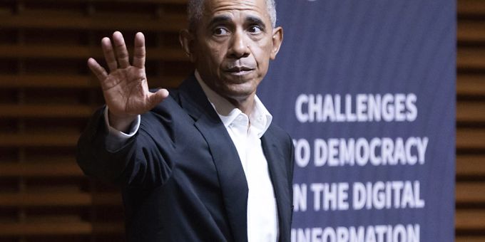 Der ehemalige US-Präsident Barack Obama fordert eine stärkere Regulierung von Internetplattformen. Der ehemalige US-Präsident Barack Obama fordert eine stärkere Regulierung von Internetplattformen.