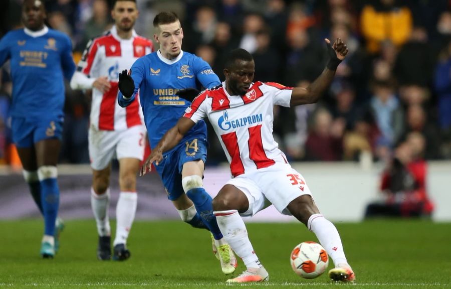 Bei Roter Stern stehen mit Sékou Sanogo (r.) und Axel Bakayoko zwei Spieler mit Super-League-Vergangenheit im Kader.