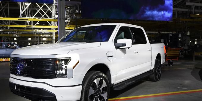 Der US-Autokonzern Ford hat ein schwieriges erstes Quartal 2022 hinter sich. (Archivbild) Der US-Autokonzern Ford hat ein schwieriges erstes Quartal 2022 hinter sich. (Archivbild)