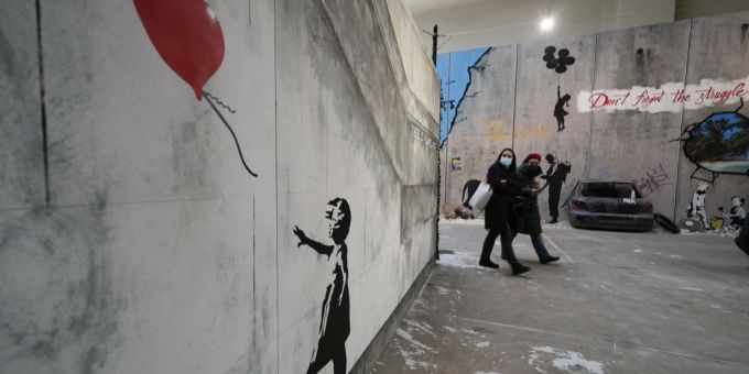 Banksy soll mit einer Ehrenprofessur ausgezeichnet werden. Street Art