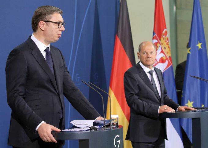 Der deutsche Bundeskanzler Olaf Scholz und der Staatspräsident der Republik Serbien, Aleksandar Vucic. Olaf Scholz