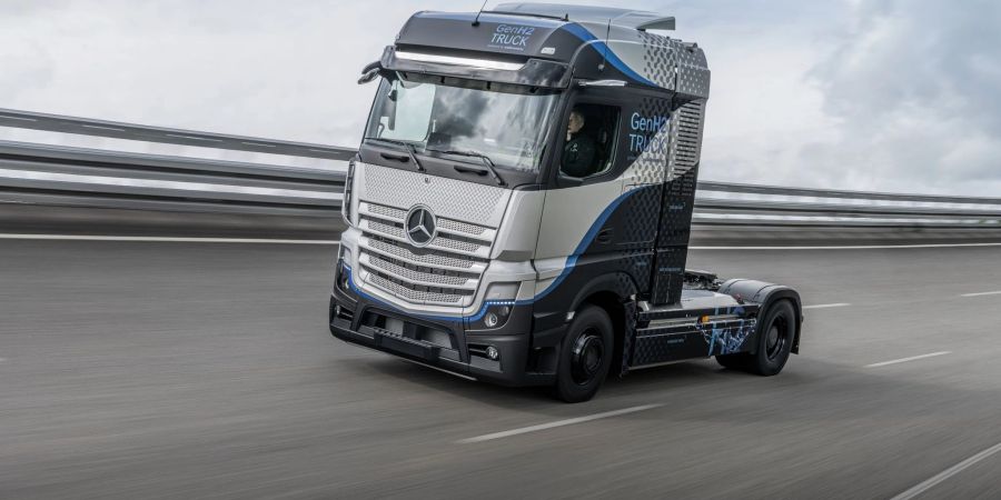 Ein GenH2 Truck der Firma Daimler Truck. Lastwagenhersteller stehen unter Druck, sich langfristig vom Verbrennermotor zu verabschieden.