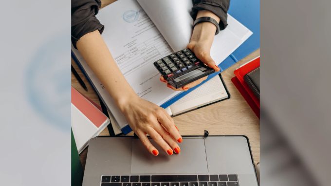 Bis zu 12'000 Franken können pro Jahr für eine Weiterbildung von den Steuern abgezogen werden. Weiterbildung Steuern