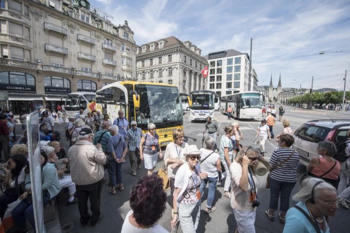 reisecars schwanenplatz