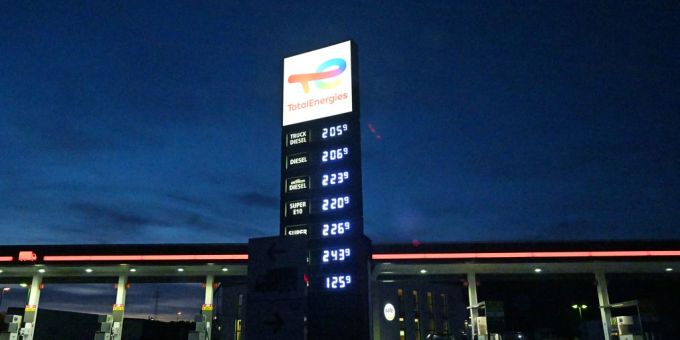 Spritpreise an einer Tankstelle. tanken