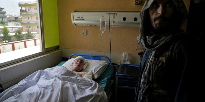 Ein verletzter Student liegt in einem Spital in Kabul, Afghanistan. Afghanistan Explosion
