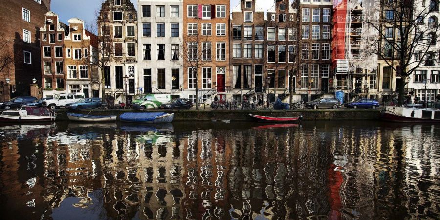Wer noch keine Wohnung hat, sollte besser gleich Zuhause bleiben. In Amsterdam ist die Wohnungsnot so gross, dass die Universität bereits ihren Studierenden dazu rät.