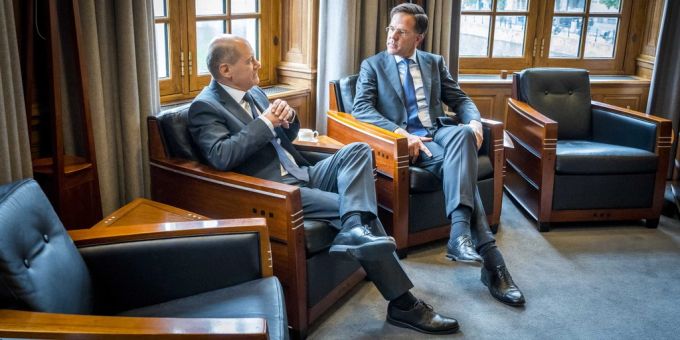Olaf Scholz und Mark Rutte in Den Haag. Olaf Scholz