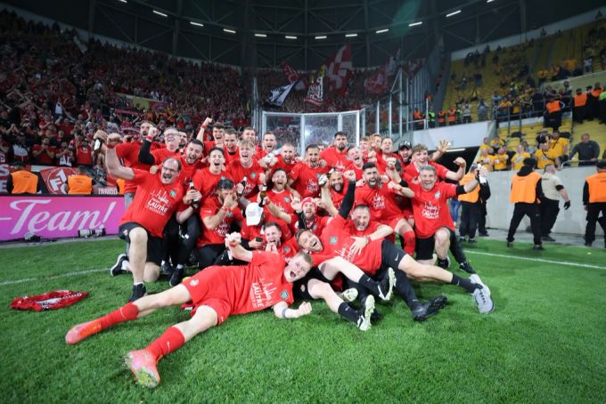Grosser Jubel beim 1. FC Kaiserslautern. Kaiserslautern