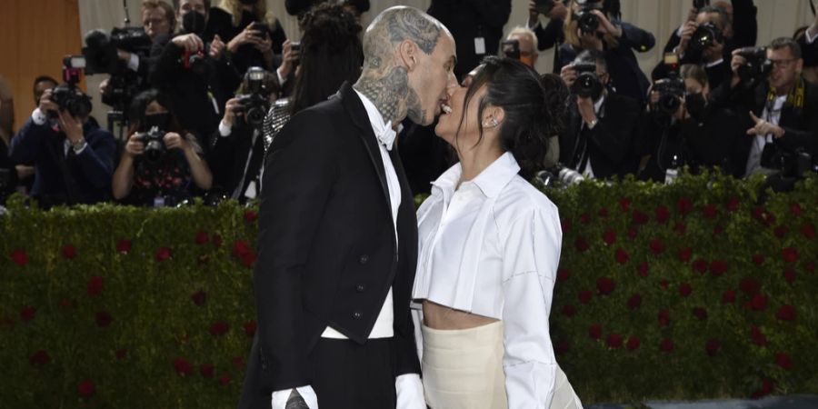 Kourtney Kardashian und Travis Barker sind schwer verliebt.