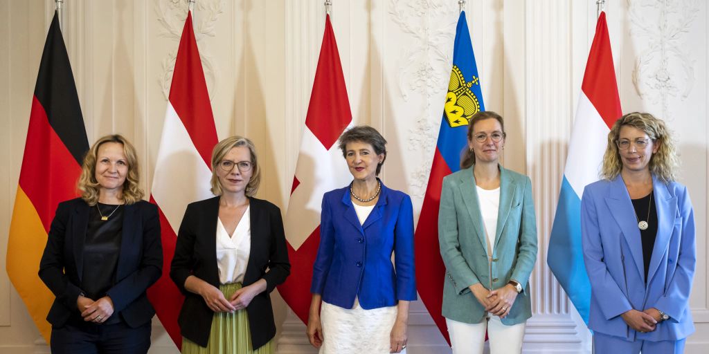 Simonetta Sommaruga und Kolleginnen betonen Einigkeit