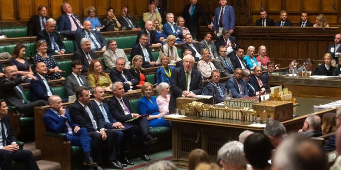 Der scheidende Premierminister Boris Johnson spricht im britischen Unterhaus. Der scheidende Premierminister Boris Johnson spricht im britischen Unterhaus.