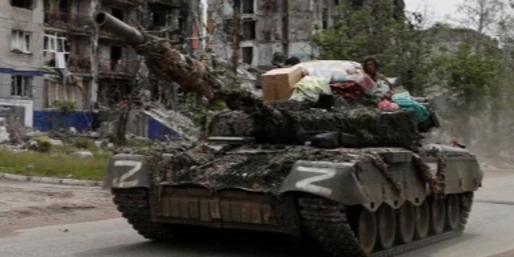 The refugee found her bed linen in a tank photo