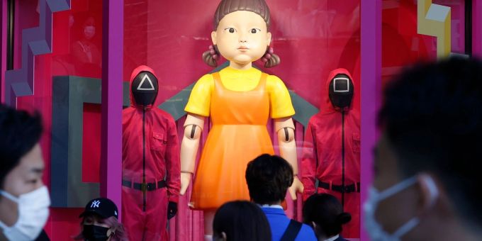 Oversized replica of the «Younghee» doll from the South Korean Netflix series «Squid Game» in Tokyo.
