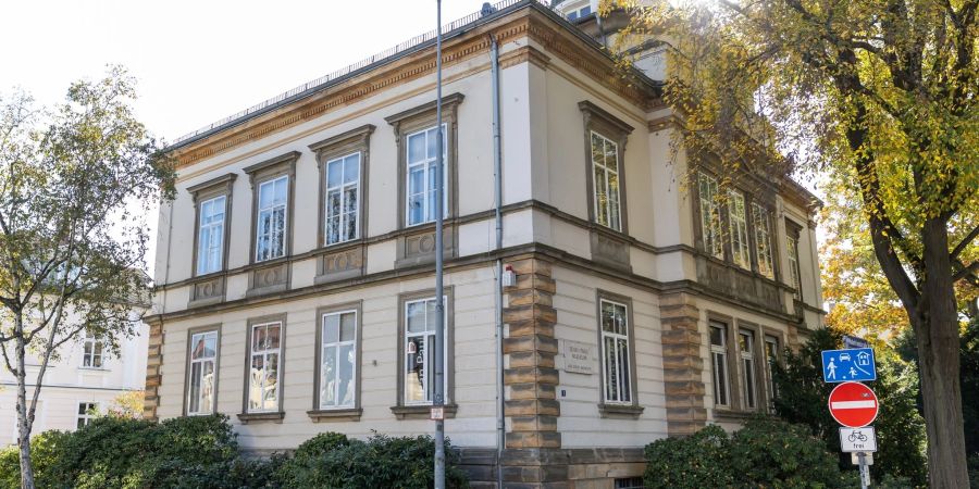 Aussenansicht des Jean-Paul-Museums. Das Museum ist im ehemaligen Wohnhaus von Richard Wagners Tochter Eva und deren Mann Houston Stewart Chamberlain untergebracht. Die Stadt Bayreuth plant nun darin ein NS-Dokumentationszentrum.