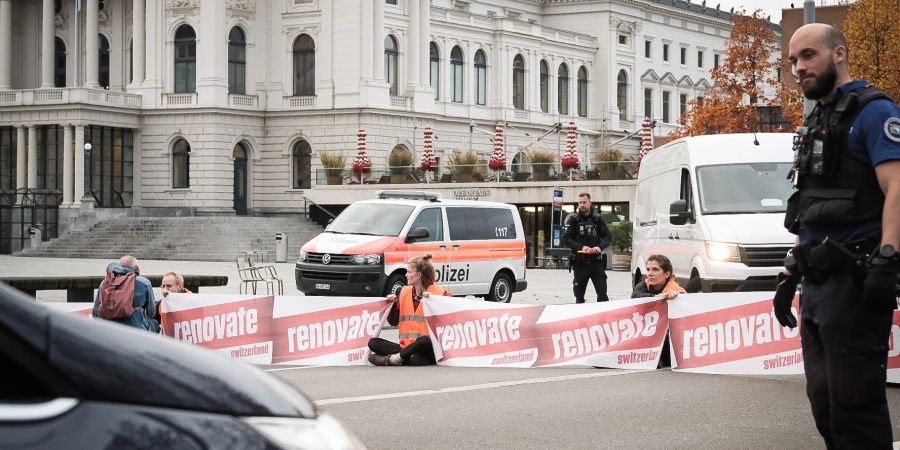 Renovate Switzerland klimaaktivisten utoquai