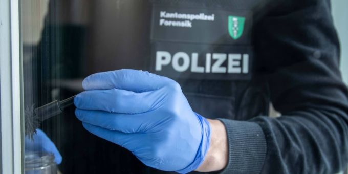 Der entstandene Sachschaden wird auf mehrere tausend Franken geschätzt.