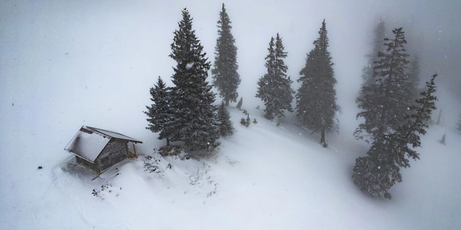 In den Schweizer Bergen wird es winterlich. (Archivbild)