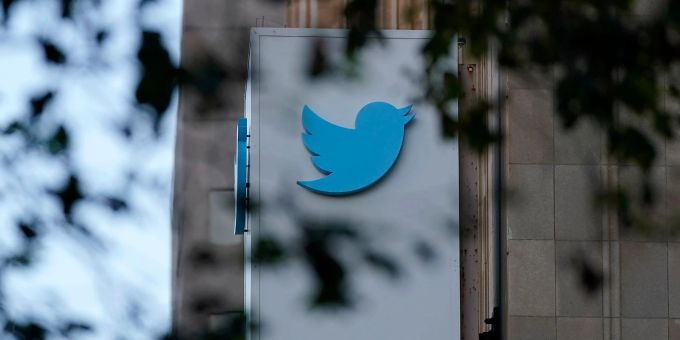 Elon Musk hat Twitter für 44 Milliarden Dollar gekauft. elon musk