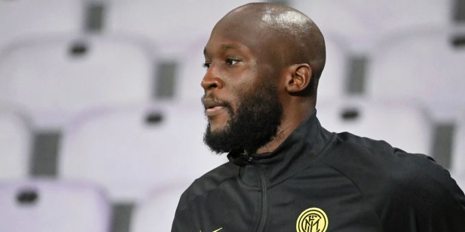 Hat sich erneut verletzt und fällt wohl länger für Inter Mailand aus: Stürmer Romelo Lukaku. Romelu Lukaku Inter Mailand