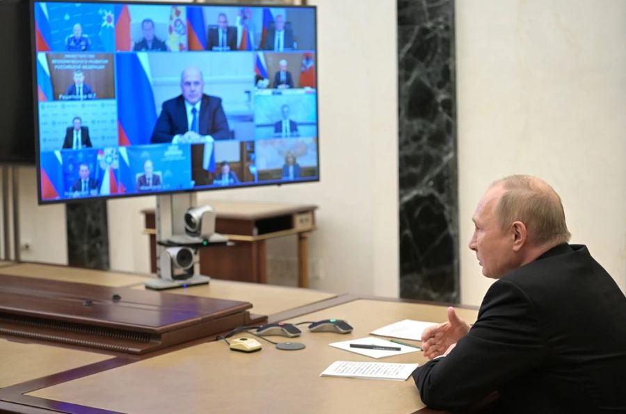 Wladimir Putin bei einer Videokonferenz in Moskau am 25. Oktober 2022.