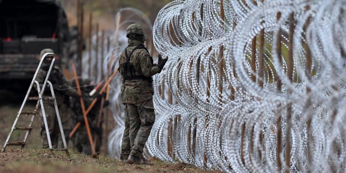 Während dem Ukraine-Krieg errichtet Polen neue Mauern und Stacheldrahtzäune an den Grenzen zu Russland. Ukraine-Krieg