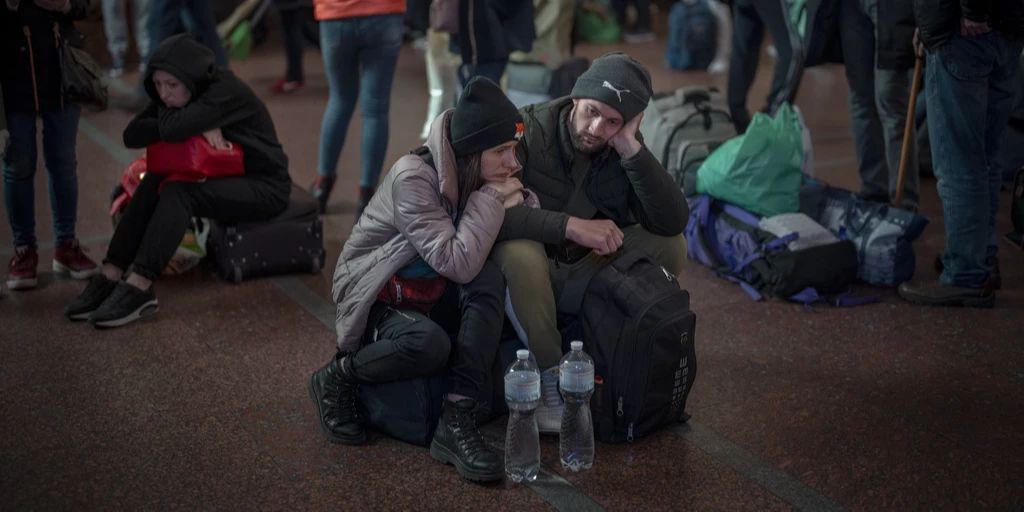 1,700 refugees stranded on boat off Scotland
