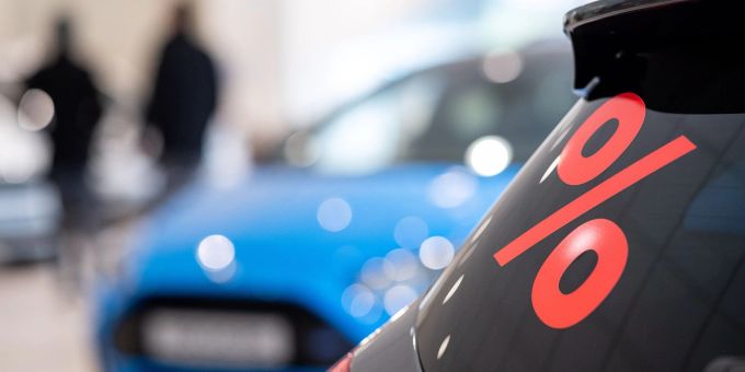 Bis 70% mehr - Autoversicherer bitten junge Ausländer stärker zur Kasse