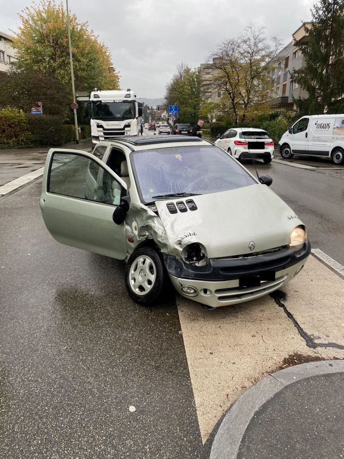 An den Fahrzeugen entstand ein Sachschaden An den Fahrzeugen entstand ein Sachschaden