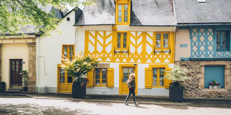 Stadt mit bunten Fassaden