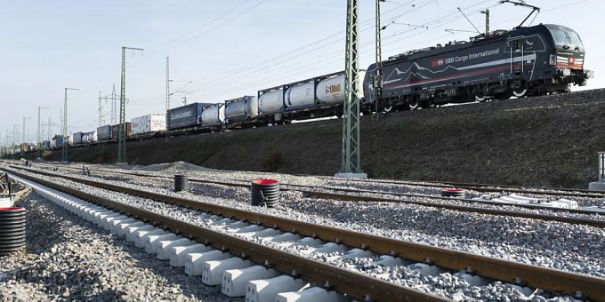Der Bahnunterbruch im Oberbaselbiet von Mittwochabend ist behoben. Die Verbindung auf der Strecke von Basel nach Olten zwischen Liestal und Lausen wurde laut SBB wiederhergestellt. (Symbolbild) Der Bahnunterbruch im Oberbaselbiet von Mittwochabend ist behoben. Die Verbindung auf der Strecke von Basel nach Olten zwischen Liestal und Lausen wurde laut SBB wiederhergestellt. (Symbolbild)