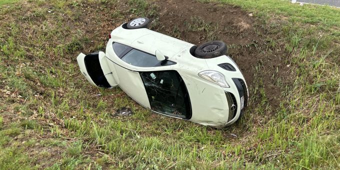 Unfall in Würenlingen - Alk-Fahrer in Grube gelandet – das Bild!
