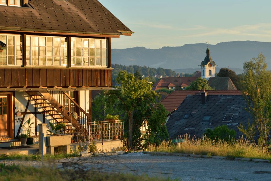 In ihrem Bericht bezeichnet sie Roggwil im Kanton Bern als «Kleinstadt ausserhalb von Zürich».