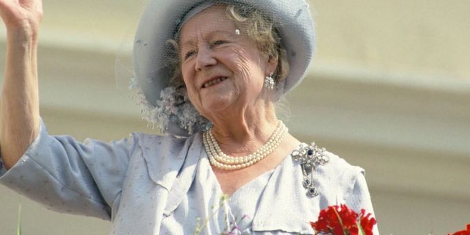 Queen Mum bei Feierlichkeiten zu ihrem 90. Geburtstag im Jahr 1990. queen mum