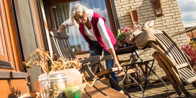 Frau Gartenmobel Stuhl Terrasse Sonne