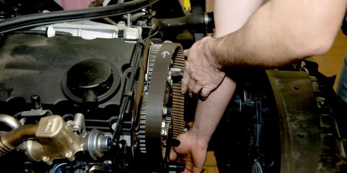 Von der Rolle: In regelmässigen Abständen ist bei vielen Autos der Zahnriemen zu wechseln. Von der Rolle: In regelmässigen Abständen ist bei vielen Autos der Zahnriemen zu wechseln.