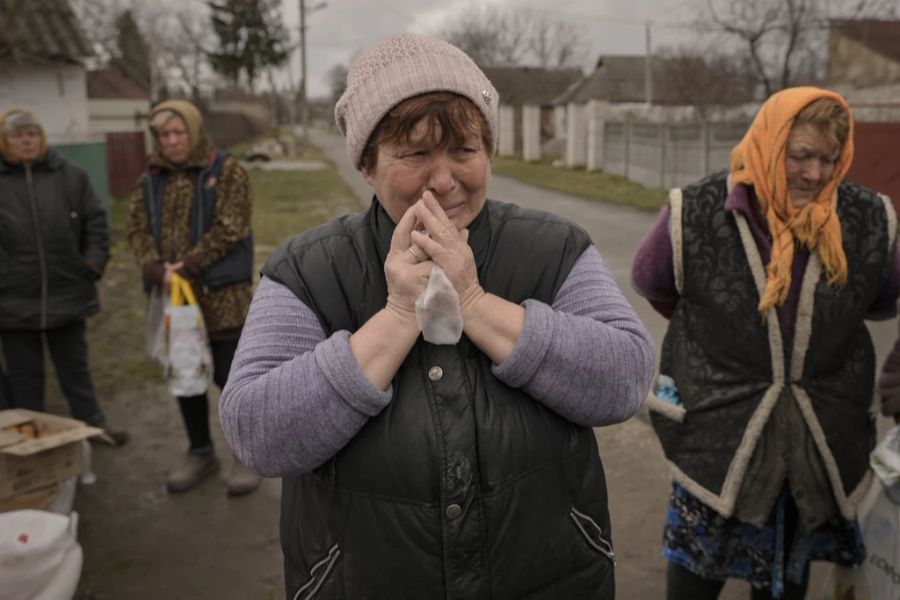 Frauen im Ukraine-Krieg im Dorf Motyzhyn.