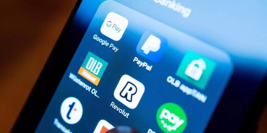 Die Revolut Bank geht am 11. Januar 2022 mit einer europäischen Banklizenz in Deutschland an den Start. Foto: Monika Skolimowska/dpa-Zentralbild/dpa