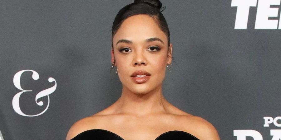 Tessa Thompson ist das neue Gesicht von Armani Beauty.