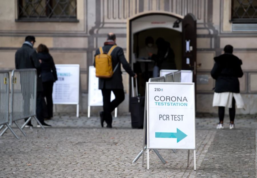 PCR-Tests werden sequenziert um herauszufinden, um welche Variante es sich handelt.