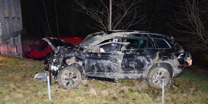 Foto des total beschädigten Personenwagens nach Selbstunfall in Rehetobel Selbstunfall in Rehetobel