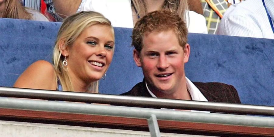 Ein Bild aus alten Tagen: Prinz Harry und seine Ex Chelsy Davy in Wimbledon.