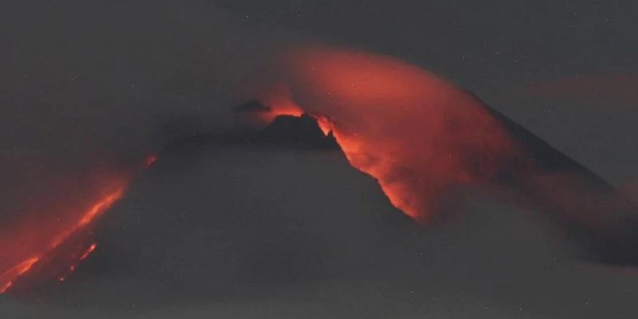 Der mehr als 2900 Meter hohe Merapi ist ein sogenannter Stratovulkan. Foto: Ranto Kresek/AP/dpa