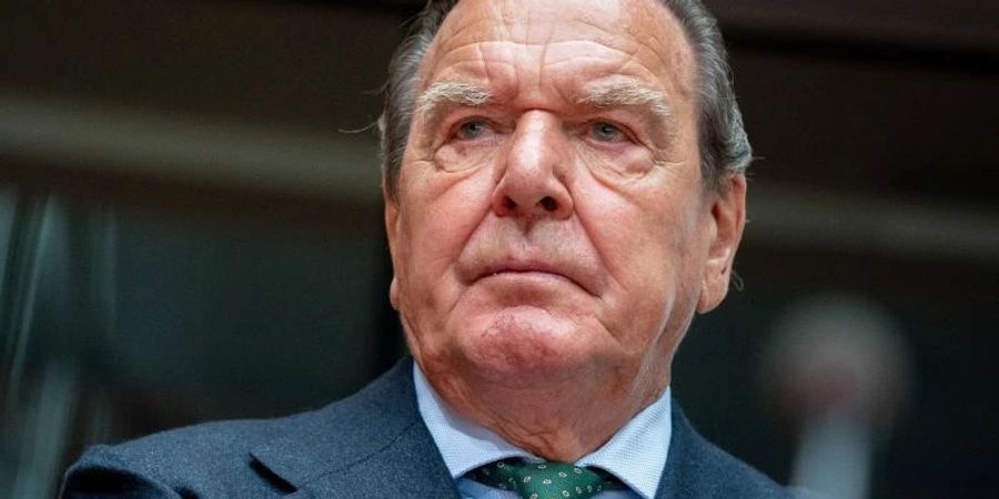 Ex-Bundeskanzler Gerhard Schröder fordert ein Ende des Krieges in der Ukraine. Foto: Kay Nietfeld/dpa