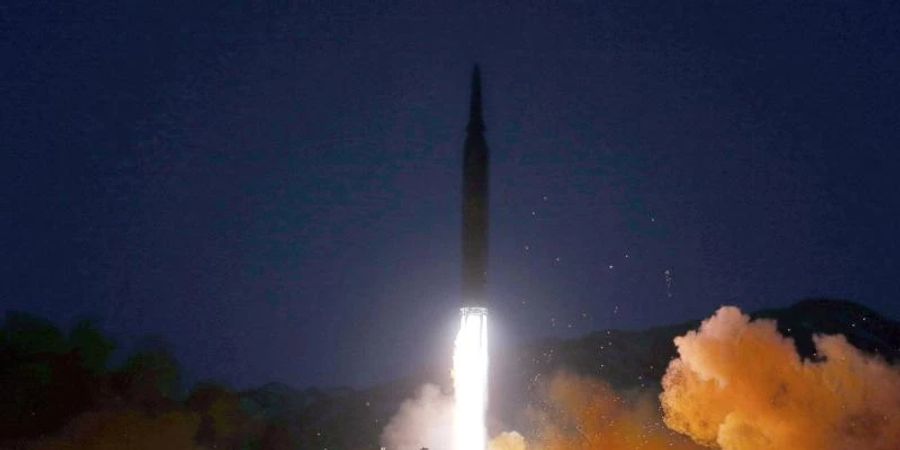 Das Foto der staatlichen nordkoreanischen Nachrichtenagentur KCNA soll den Test einer sogenannten Hyperschallrakete vor einigen Tagen zeigen. Foto: -/KCNA/dpa