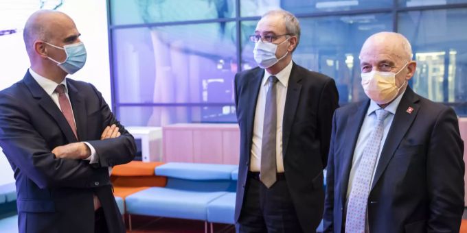 Die Bundesräte Alain Berset (SP), Guy Parmelin (SVP) und Ueli Mauer (SVP), (v.l.n.r.). SVP