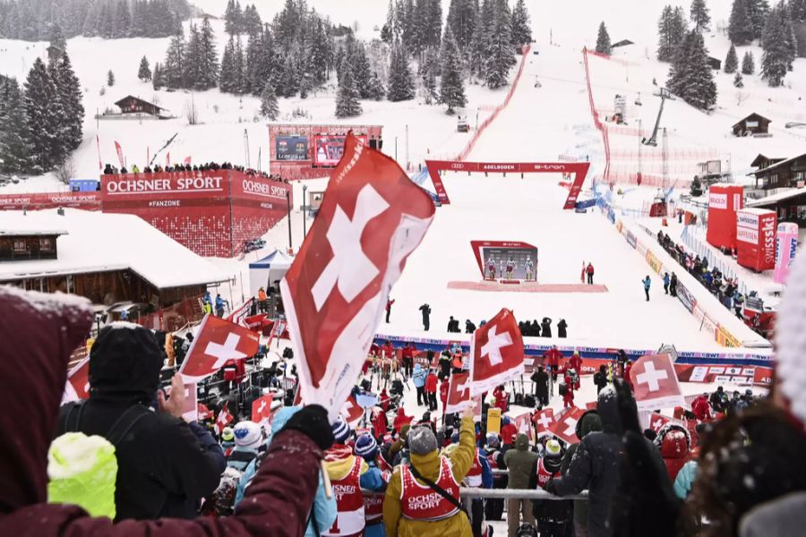 Über 12'000 Personen waren bei der Ski-Party in Adelboden BE dabei.