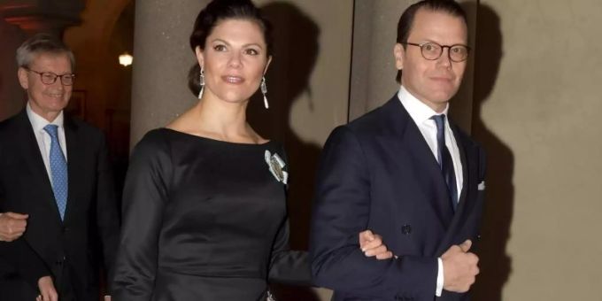 Victoria von Schweden und ihr Mann Prinz Daniel bei einem Auftritt im Dezember. Foto: Anders Wiklund/TT NEWS AGENCY/AP/dpa Victoria von Schweden und ihr Mann Prinz Daniel bei einem Auftritt im Dezember. Foto: Anders Wiklund/TT NEWS AGENCY/AP/dpa