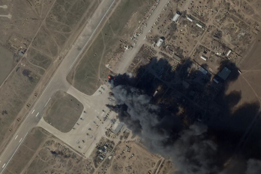 Ein Satellitenbild zeigt einen Angriff auf die Stadt Cherson im Ukraine-Krieg.